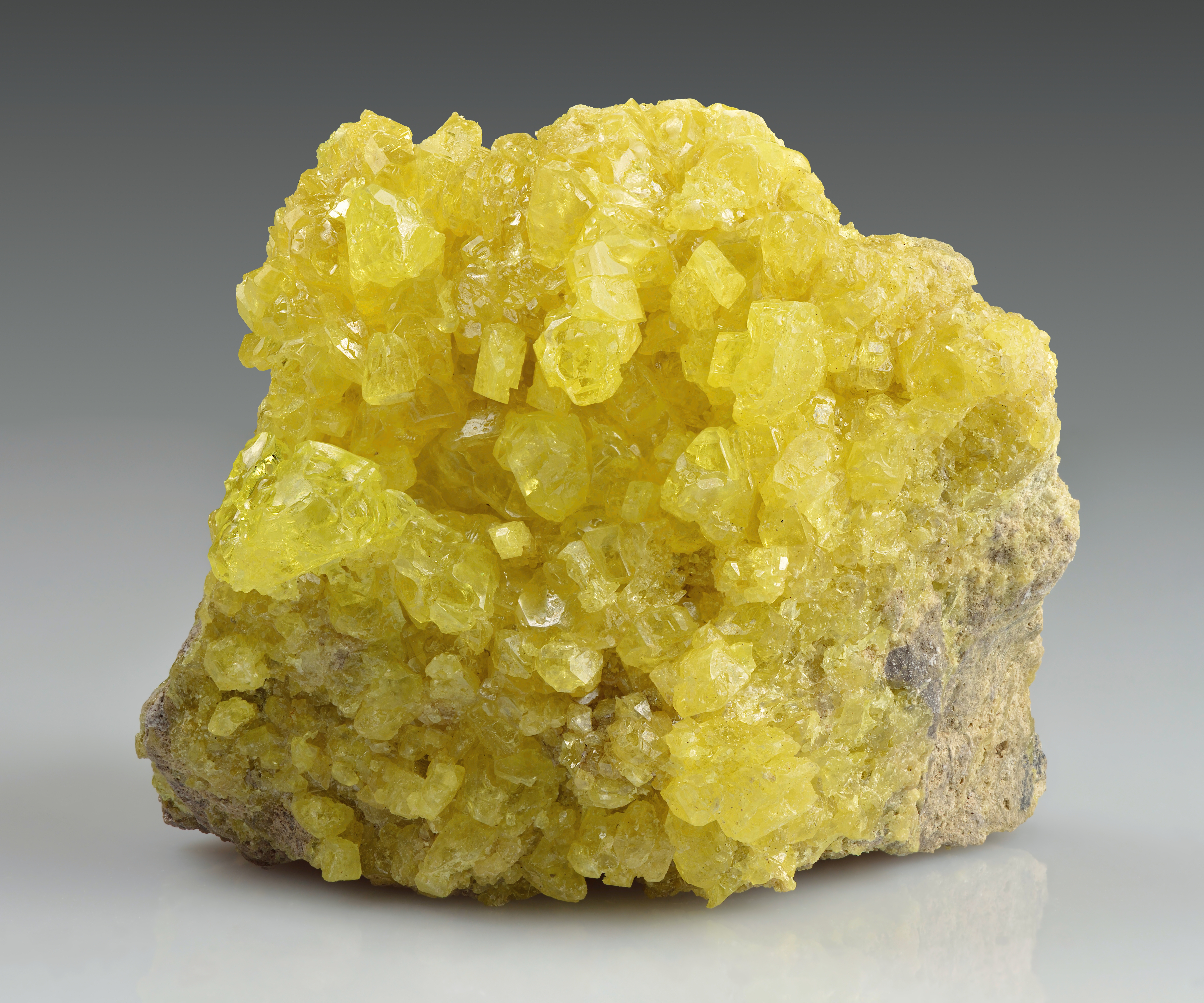 Industrial sulphur granules